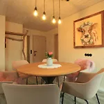 Bromm 게스트하우스 4*