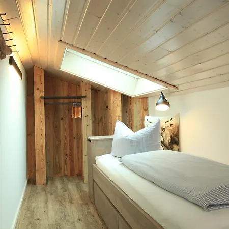 Bromm Guest house
