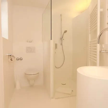 Bromm Guest house